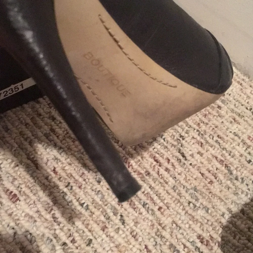 Black platform pump from Boutique 9